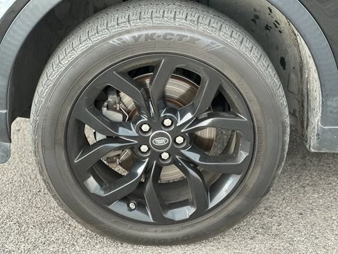 Used 2017 Land Rover Discovery Sport HSE AWD/4WD image 25