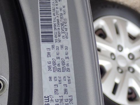 Used 2018 Dodge Journey SE image 23