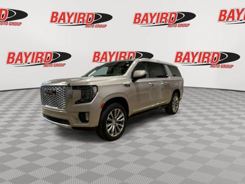 Used 2021 GMC Yukon XL Denali w/ Denali Ultimate Package AWD/4WD image 4