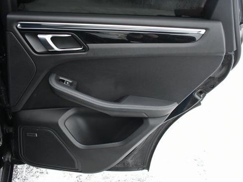 Used 2017 Porsche Macan S w/ Premium Package Plus image 42