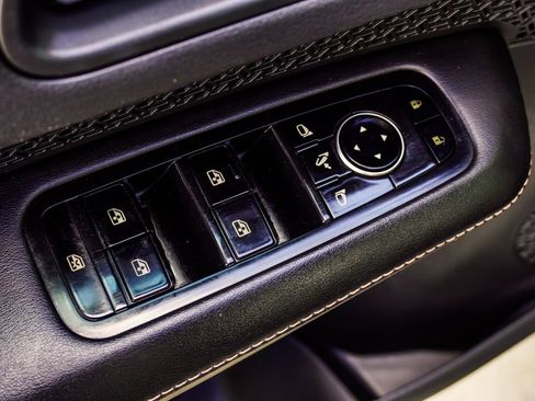 Used 2023 Nissan Ariya FWD image 33