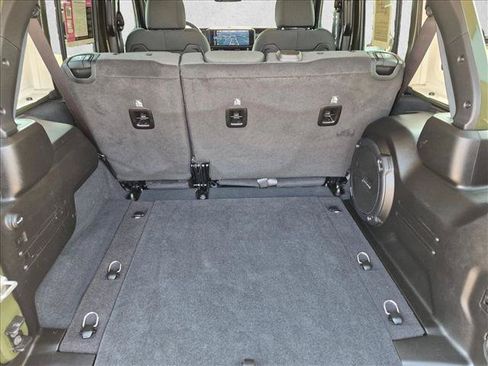 Used 2024 Jeep Wrangler Unlimited Rubicon w/ Capability Package AWD/4WD image 19