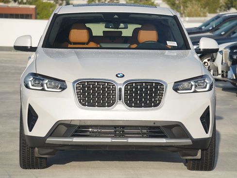 Used 2025 BMW X4 xDrive30i w/ Convenience Package AWD/4WD image 2