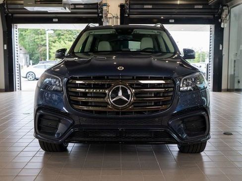 Used 2026 Mercedes-Benz GLS 450 GLS 450 image 2