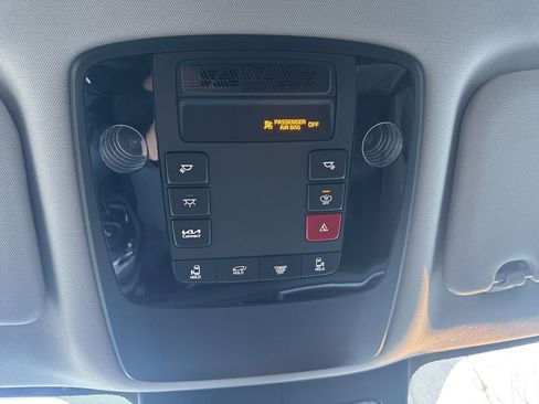 New 2026 Kia Carnival EX image 10