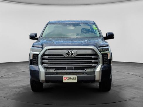 Used 2022 Toyota Tundra Limited w/ Power Package AWD/4WD image 2