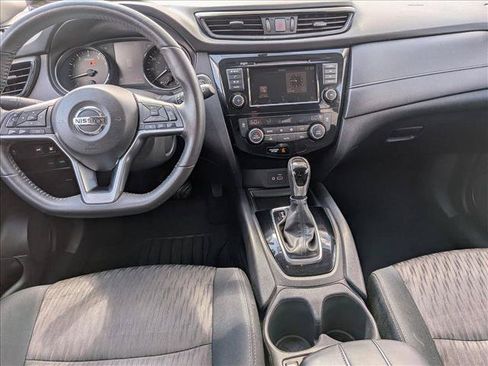 Used 2018 Nissan Rogue SV FWD image 16
