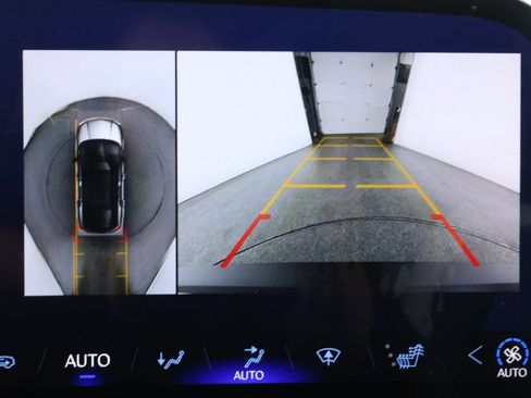 Used 2024 Chevrolet Blazer EV LT image 15