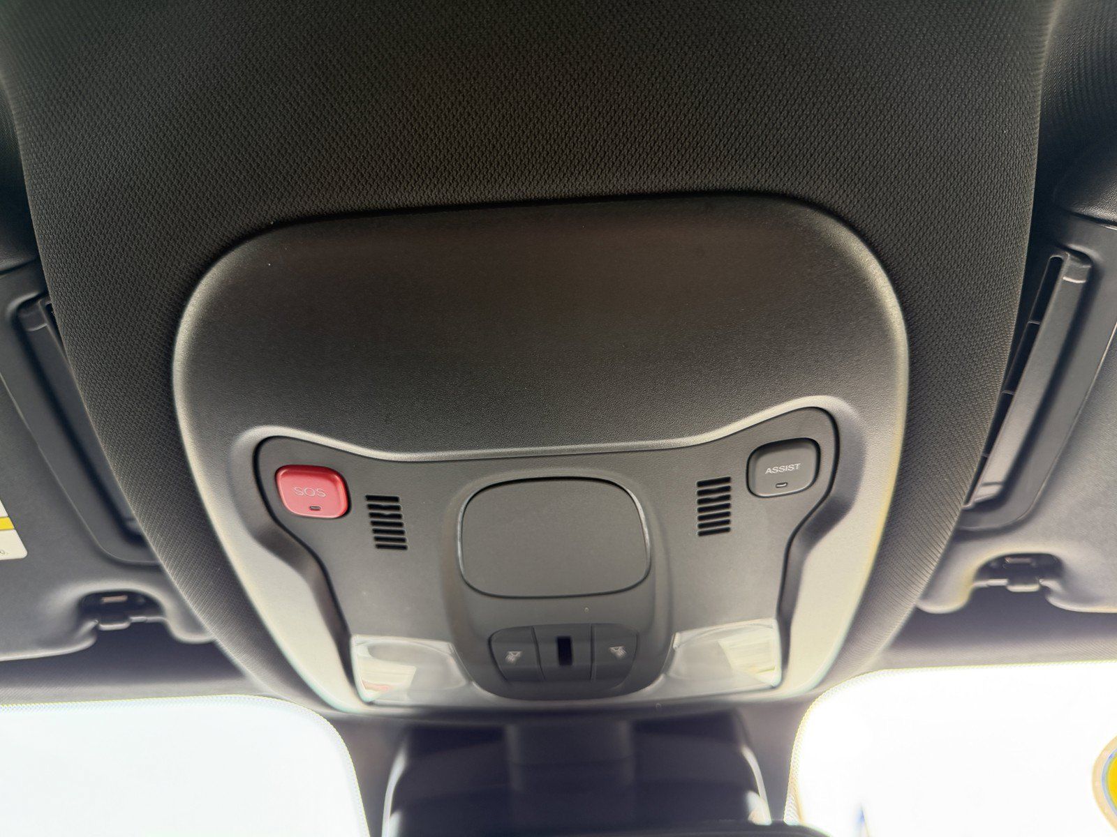 Used 2021 Jeep Renegade Latitude FWD image 28