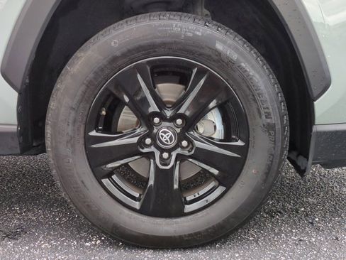 Used 2022 Toyota RAV4 XLE w/ Convenience Package image 11