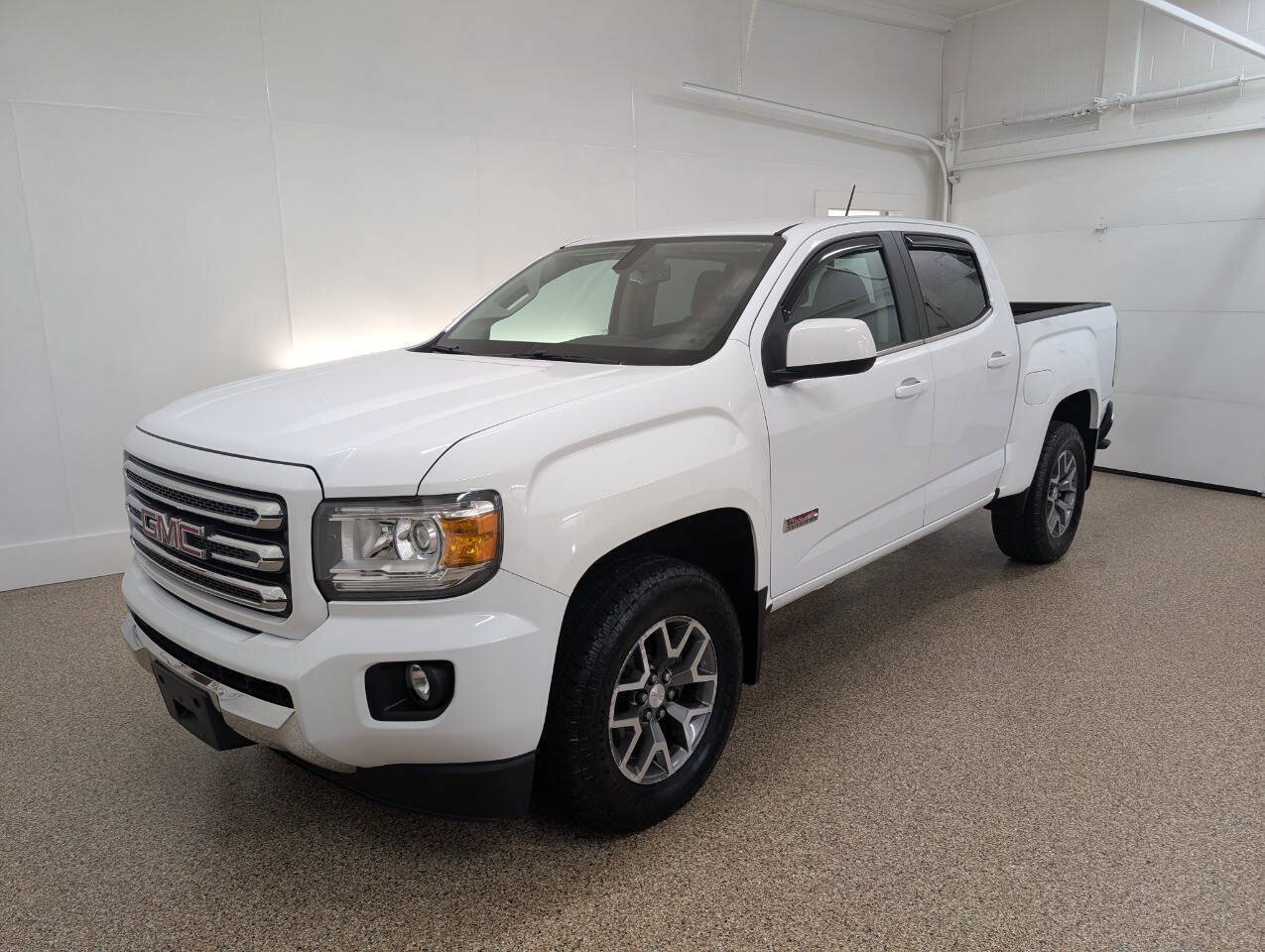 Used 2017 GMC Canyon SLE w/ All Terrain Package AWD/4WD image 2