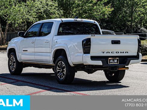 Used 2020 Toyota Tacoma TRD Sport AWD/4WD image 9