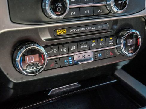 Used 2022 Ford F250 Platinum w/ FX4 Off-Road Package image 31