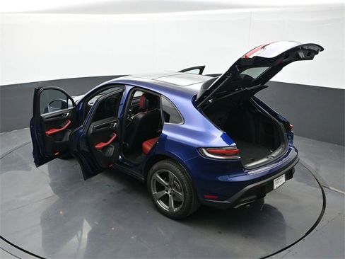 Certified 2025 Porsche Macan image 29