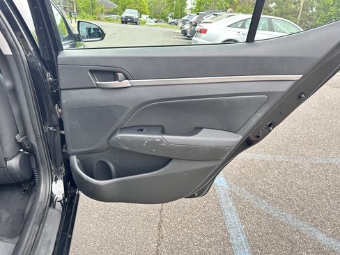 Used 2019 Hyundai Elantra Limited w/ Cargo Package FWD image 34