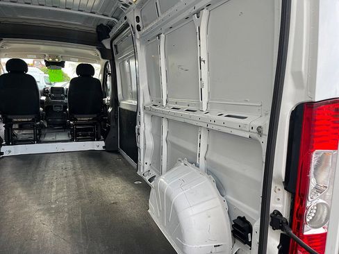 Used 2023 RAM ProMaster 2500 image 10