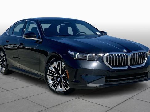 Used 2026 BMW 530i image 2