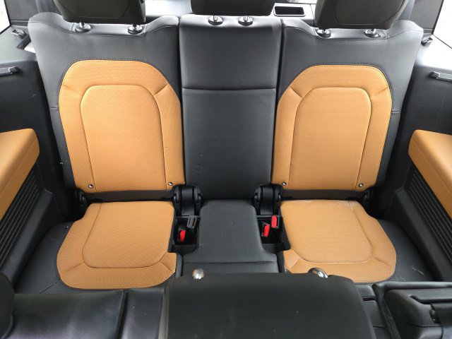 Used 2024 Land Rover Defender 130 X-Dynamic SE AWD/4WD image 10