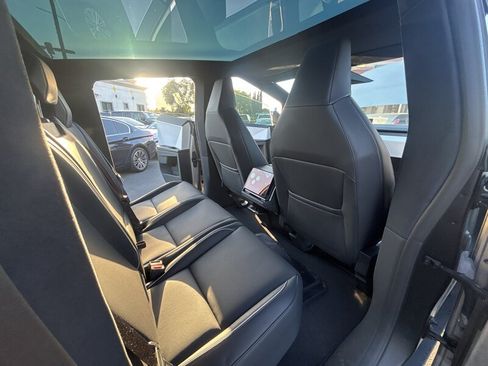 Used 2024 Tesla Cybertruck AWD Crew Cab image 17