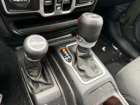 Used 2021 Jeep Wrangler Unlimited Sport AWD/4WD image 19