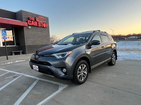 Used 2017 Toyota RAV4 XLE image 2
