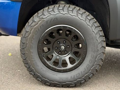 Used 2020 Chevrolet Colorado Z71 AWD/4WD image 9