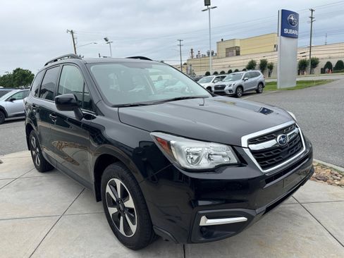Used 2018 Subaru Forester 2.5i Premium w/ Protection Package #1 AWD/4WD image 4