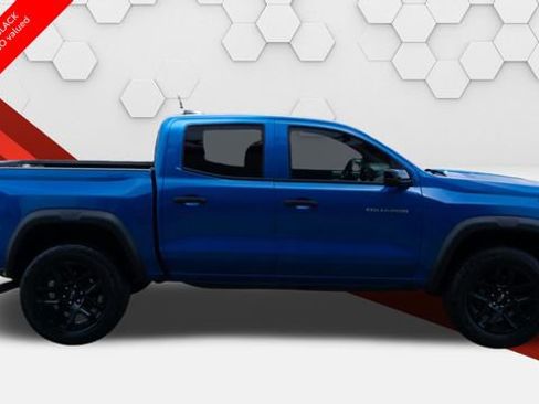 Used 2024 Chevrolet Colorado Trail Boss w/ Advanced Trailering Package AWD/4WD image 7