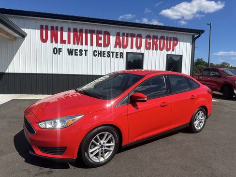 Used 2017 Ford Focus SE image 1