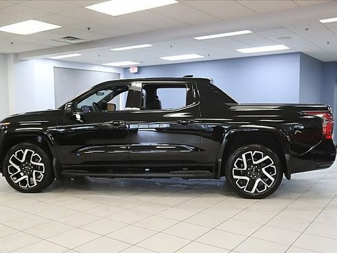 New 2024 Chevrolet Silverado EV RST image 2