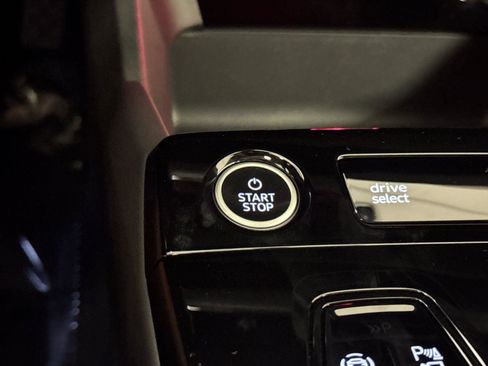 New 2025 Audi Q6 e-tron Premium Plus image 22