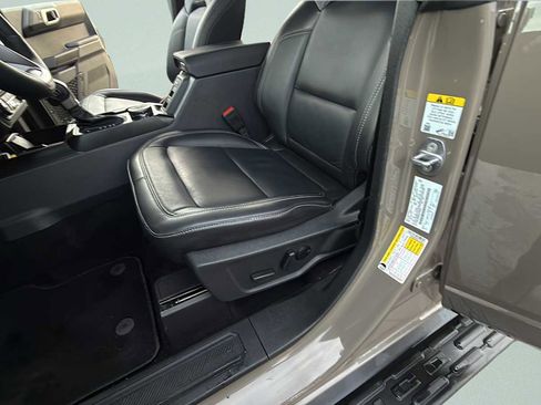 Used 2025 Ford Bronco Outer Banks image 21