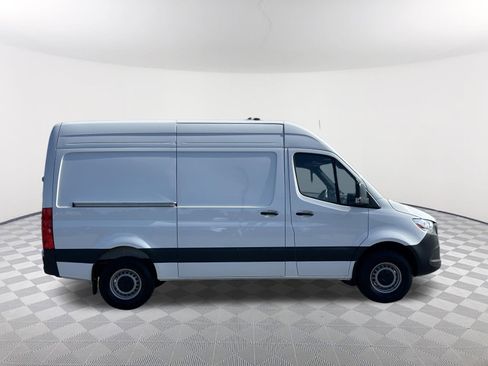 Used 2024 Mercedes-Benz Sprinter 2500 w/ Acoustic Package image 4