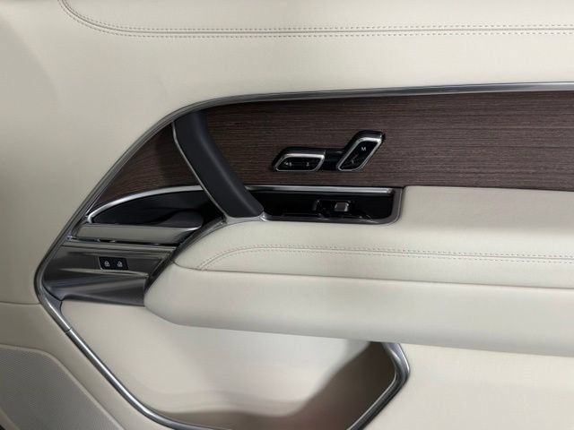 New 2026 Land Rover Range Rover SE AWD/4WD image 31