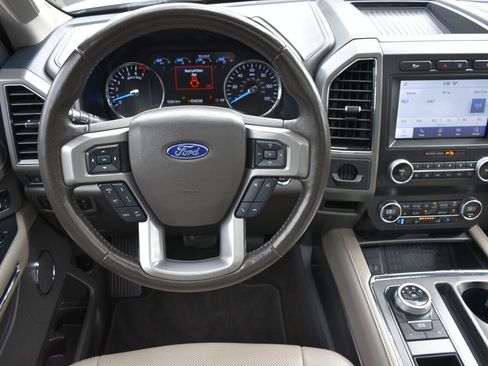 Used 2021 Ford Expedition XLT RWD image 18
