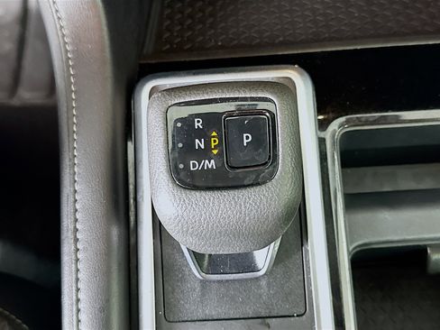 Used 2025 Nissan Pathfinder SV FWD image 24