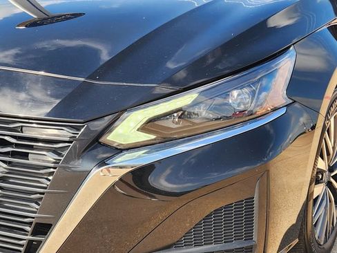 Used 2025 Nissan Altima 2.5 SV FWD image 7