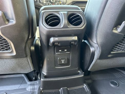 Used 2024 Jeep Wrangler Unlimited Rubicon AWD/4WD image 23