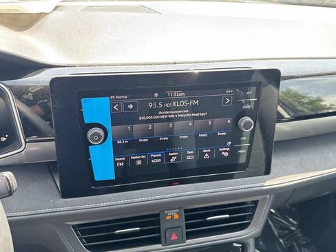 New 2026 Volkswagen Taos SE AWD/4WD image 23