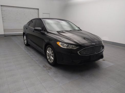 Used 2019 Ford Fusion SE image 13