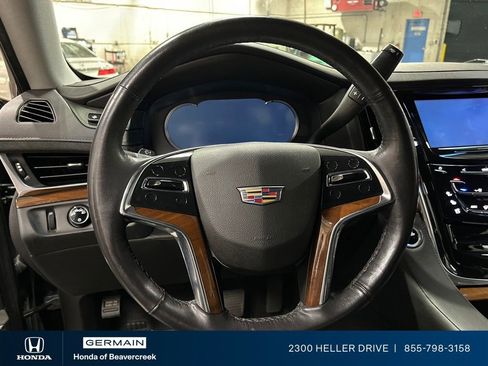Used 2020 Cadillac Escalade Luxury w/ Escalade Sport Edition AWD/4WD image 16