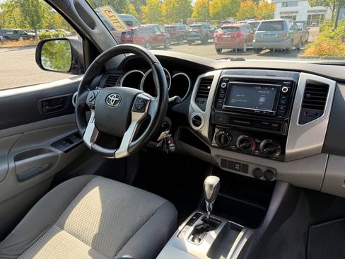 Used 2015 Toyota Tacoma 4x4 Double Cab w/ SR5 Package image 21