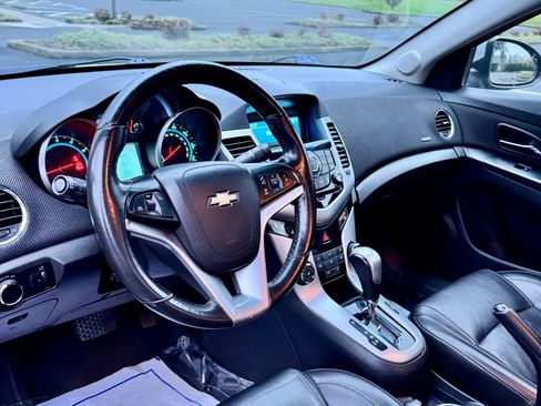Used 2012 Chevrolet Cruze LT image 3