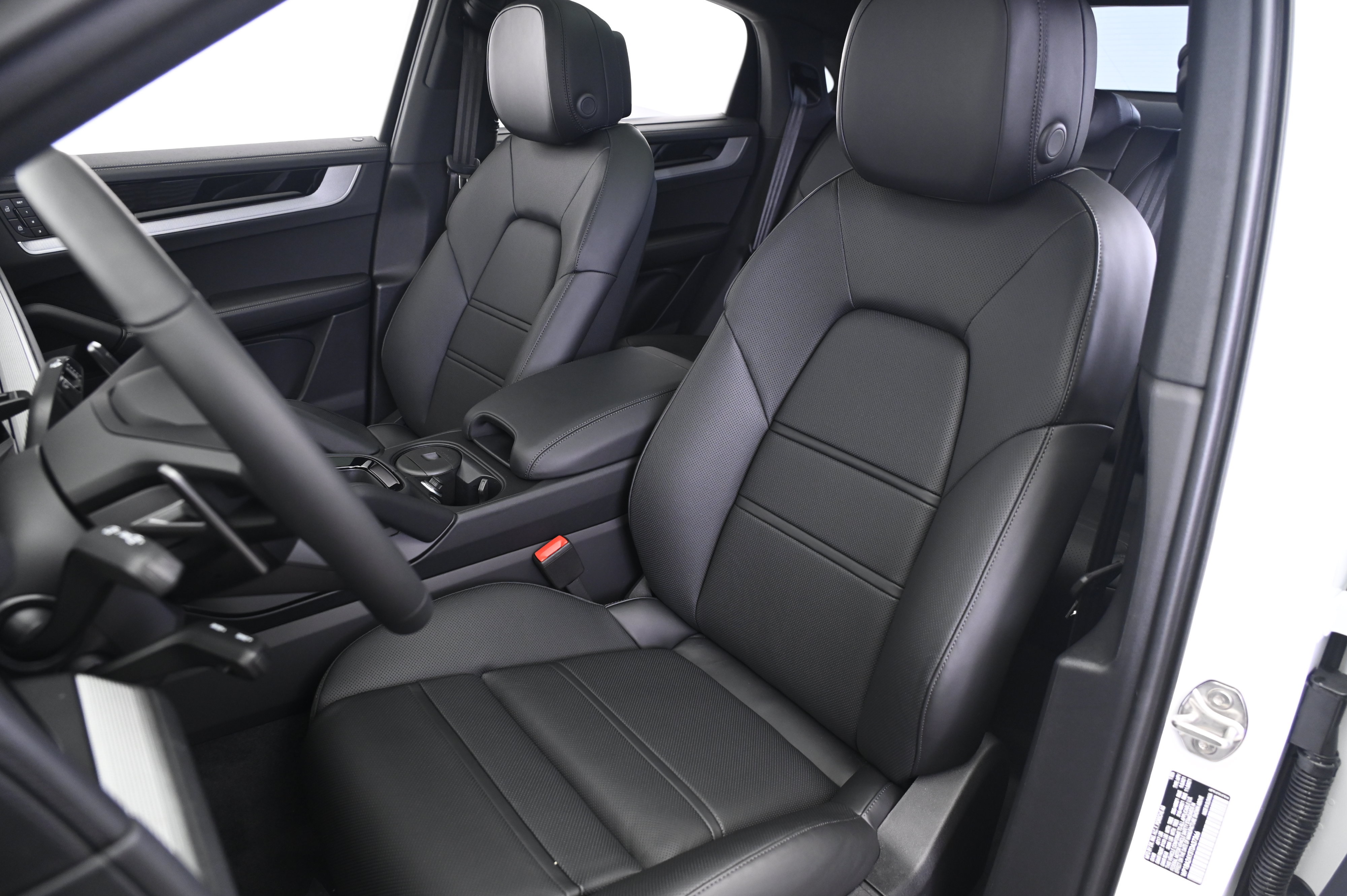 Used 2026 Porsche Cayenne Coupe AWD/4WD image 30