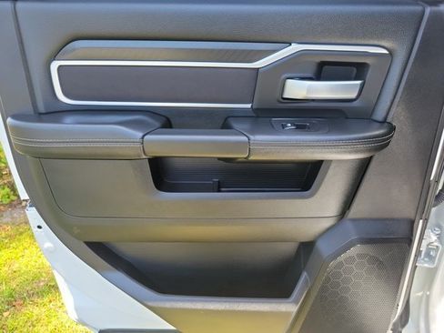 Certified 2025 RAM 2500 Big Horn AWD/4WD image 16