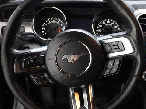 Used 2017 Ford Mustang Coupe RWD image 12