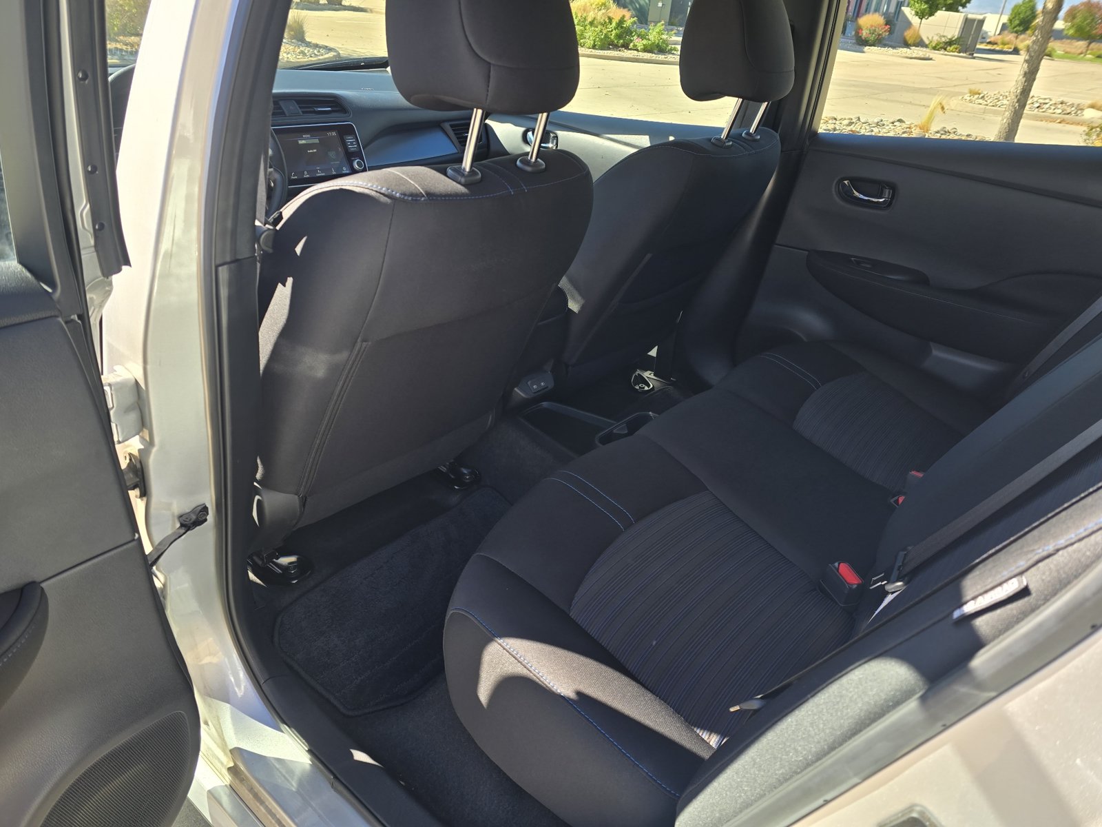 Used 2025 Nissan Leaf S FWD image 15