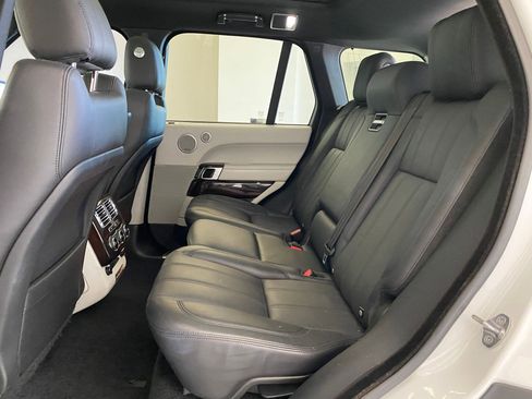 Used 2014 Land Rover Range Rover HSE image 13