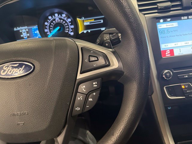 Used 2018 Ford Fusion SE w/ Fusion SE Technology Package FWD image 23