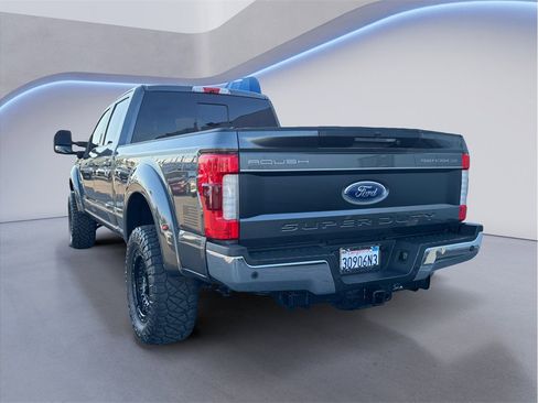 Used 2019 Ford F250 Lariat w/ Lariat Ultimate Package image 4